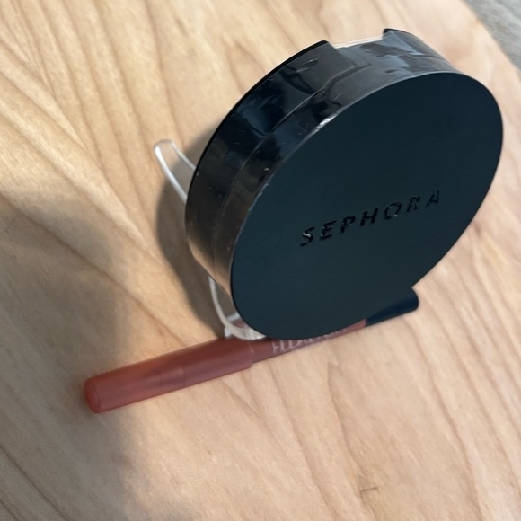 HUDA BEAUTY Brown Lip Liner with Sephora Black Compact BUNDLE! - Picture 2 of 7